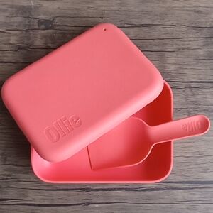 Ollie Coral Silicone Food Storage For Dogs Food To Keep Fresh With  Spoon